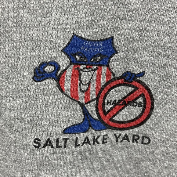 Vintage Other - Vintage Union Pacific Salt Lake Yard Hazards Gray Sweatshirt- Size XXL